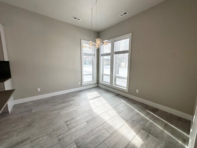 Building Photo - Rarely available in the most preferred River District! Available July 2026