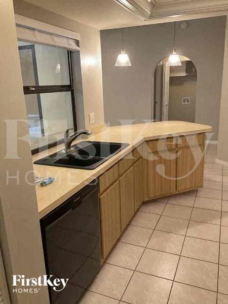 Building Photo - 9890 Laketree Ct