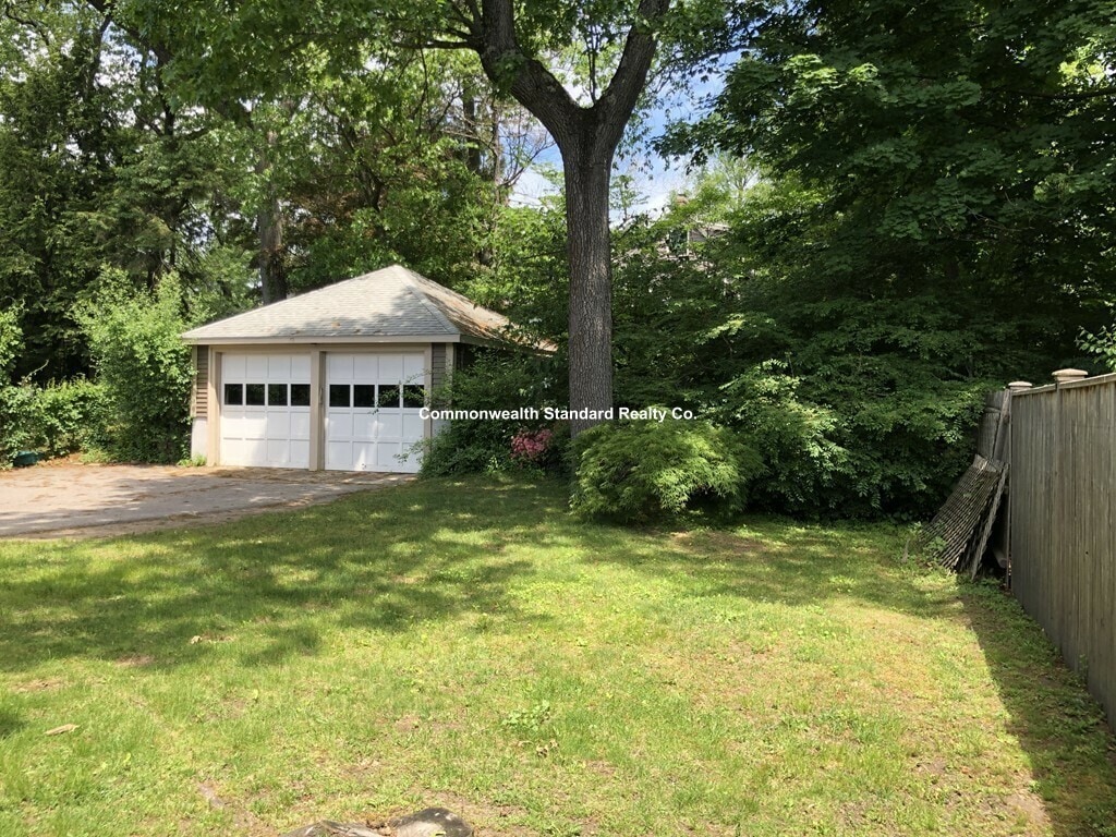 Building Photo - 15 Hillside Rd