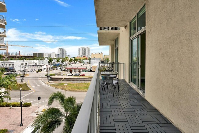 Building Photo - 2100 Van Buren St