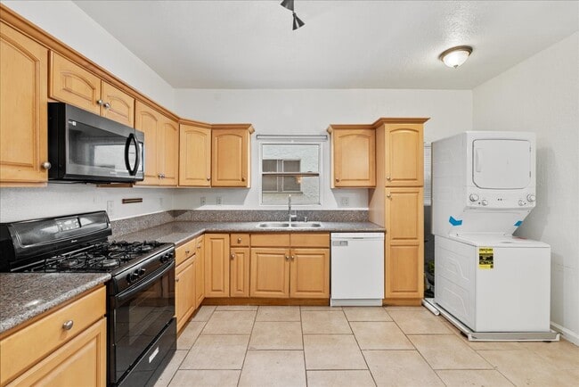 Building Photo - 2818 S Bronson Ave