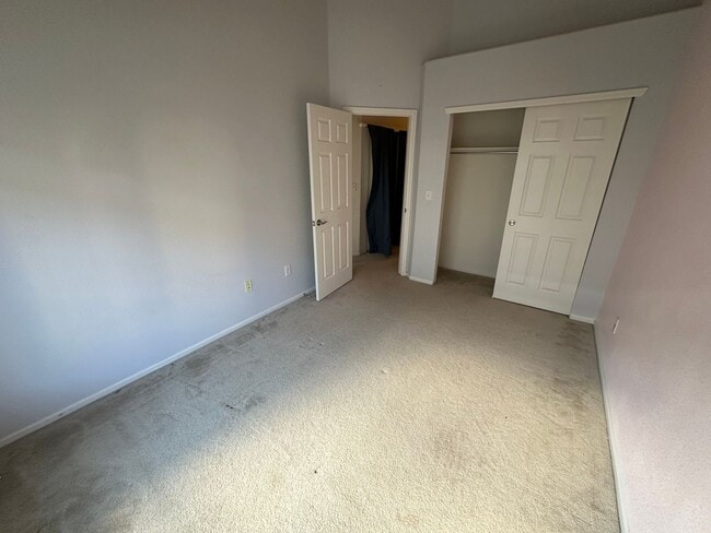 Building Photo - 3 Bed 3 bath Townhome in Castle Rock!