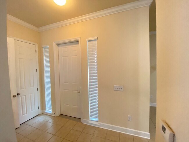 Building Photo - Spacious 3/3.5 Condo with Garage in Fleming Island