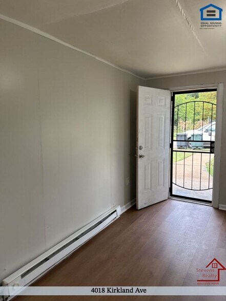 Building Photo - 4018 Kirkland Ave