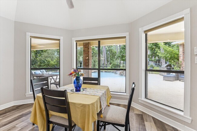 Building Photo - 23818 Pin Oak Dr