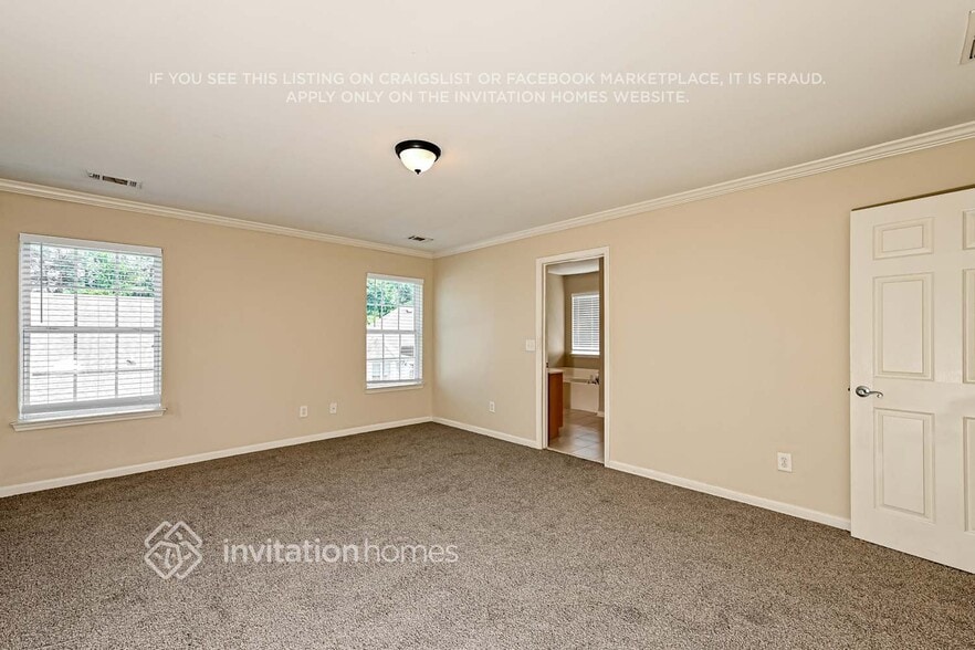Building Photo - 909 Lakeside Ct
