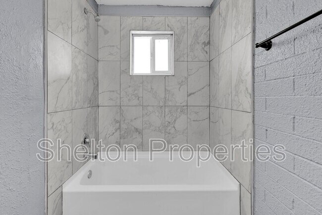 Building Photo - 6022 S 3rd St