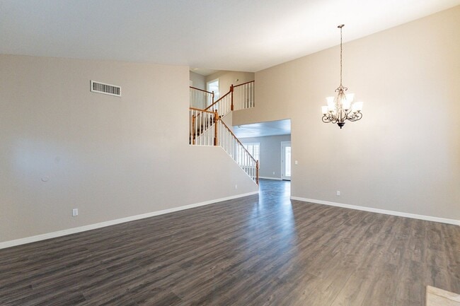 Building Photo - Stunning Tempe Home with Private Pool