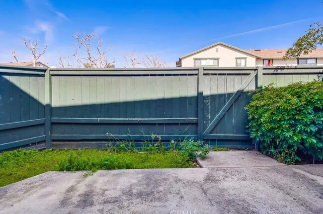 Building Photo - 23236 Orange Ave