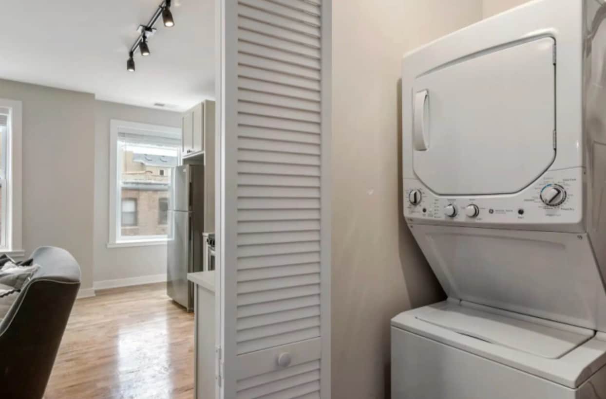 Building Photo - 659 W Wrightwood Ave