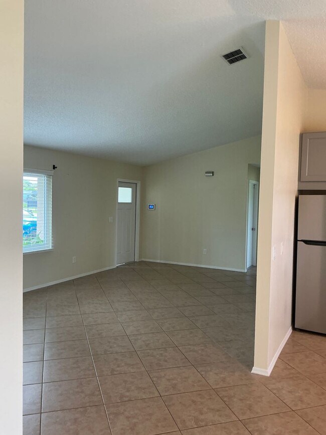 Building Photo - Beautiful  3 / 2  rental home