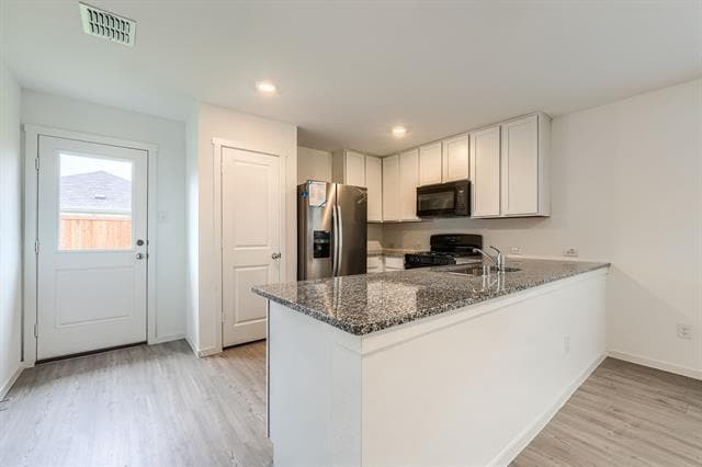 Building Photo - 4040 Equestrian Dr