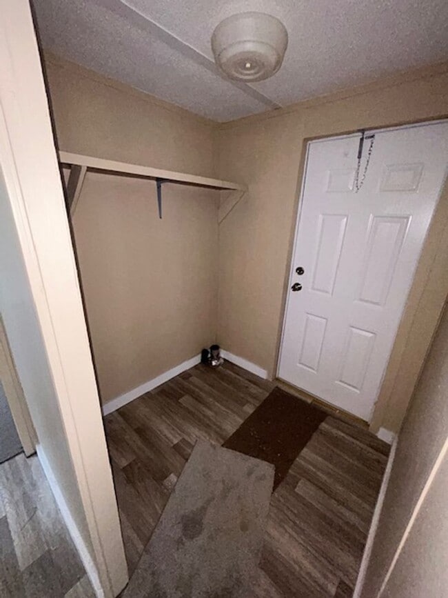 Building Photo - 3-bedroom, 2-bath mobile home