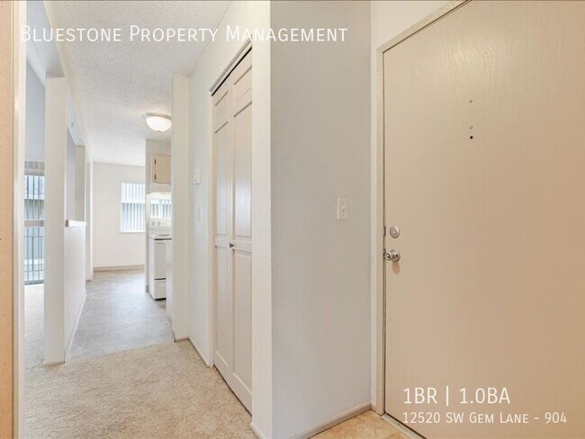 Building Photo - 12520 SW Gem Ln