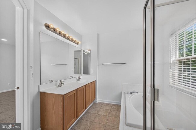 Building Photo - 15044 Gaffney Cir