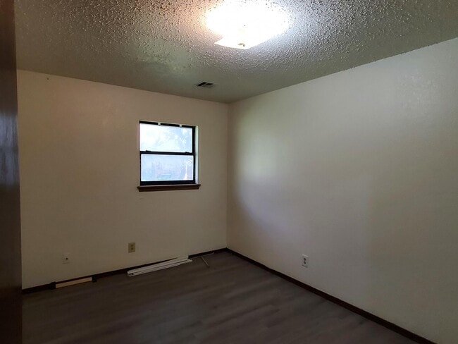 Building Photo - 1306 Nancy Dr