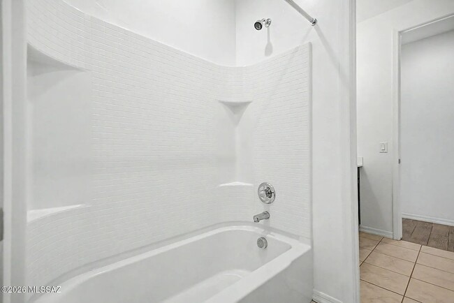 Building Photo - 12818 N Dutch Dr