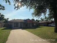 Building Photo - 1102 Phillips Cir