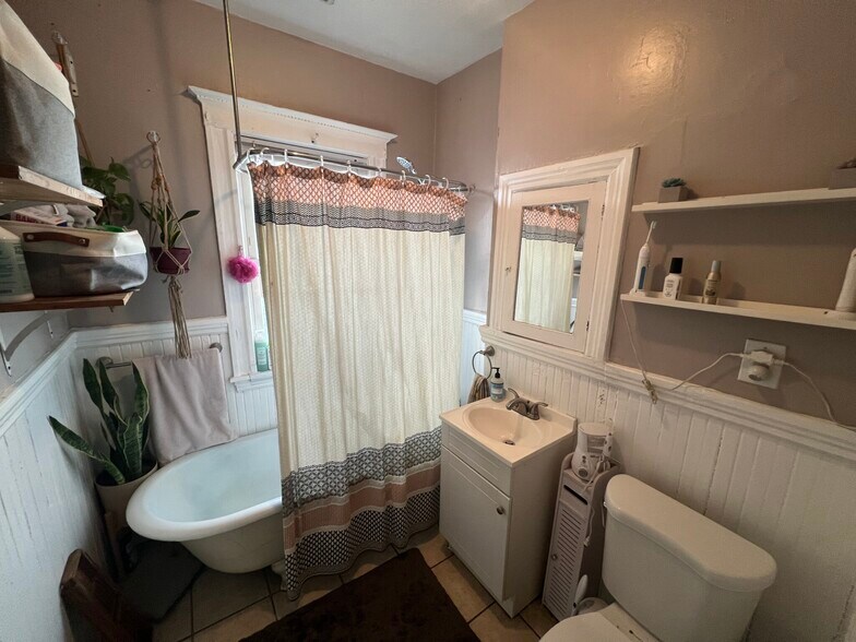 Building Photo - 294 Highland Ave