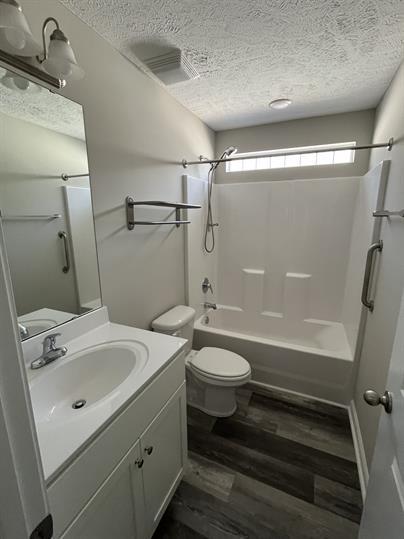 Building Photo - 209 Leste Rd