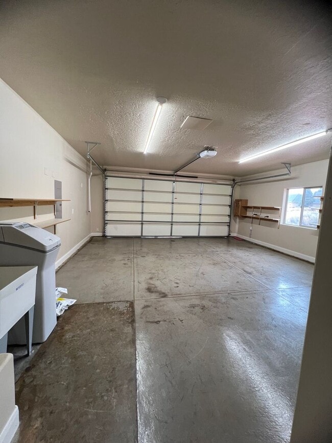 Building Photo - MONTH TO MONTH LEASE ONLY. Beautiful Custo...