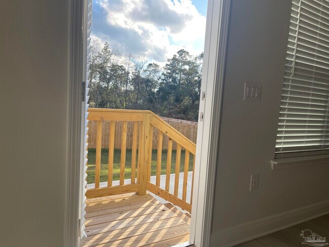 Building Photo - 395 Hilburn Ln