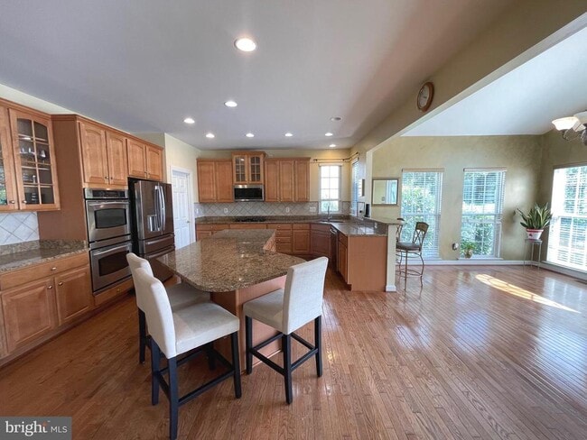 Building Photo - 513 Glenbrook Dr