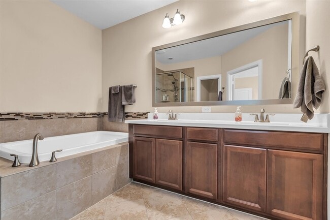 Building Photo - 8802 Narrow Leaf St