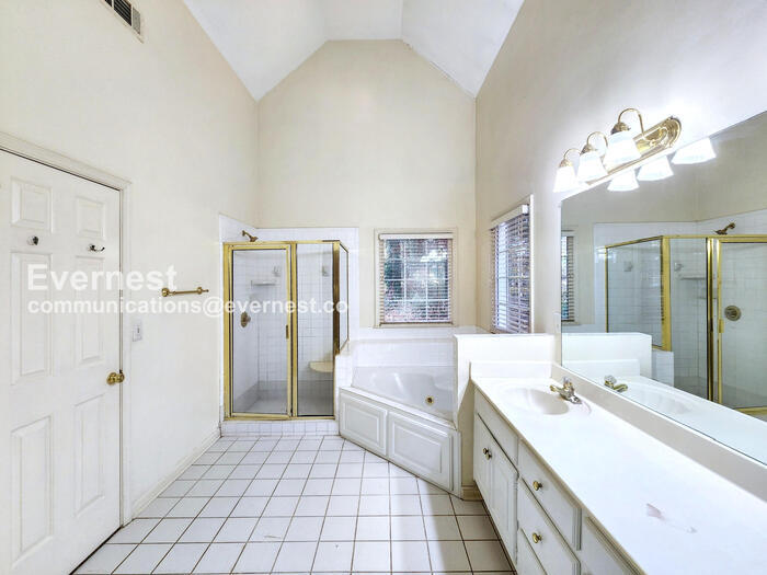 Building Photo - 1660 Cheshire Ct NW