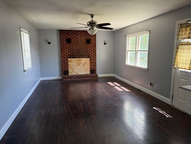 Building Photo - 2205 Plantation Rd NE