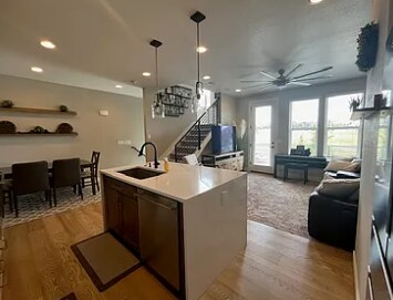 Building Photo - 3617 Mykonos Dr