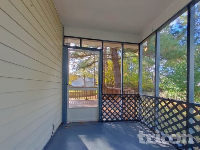 Building Photo - 911 Bentley Dr