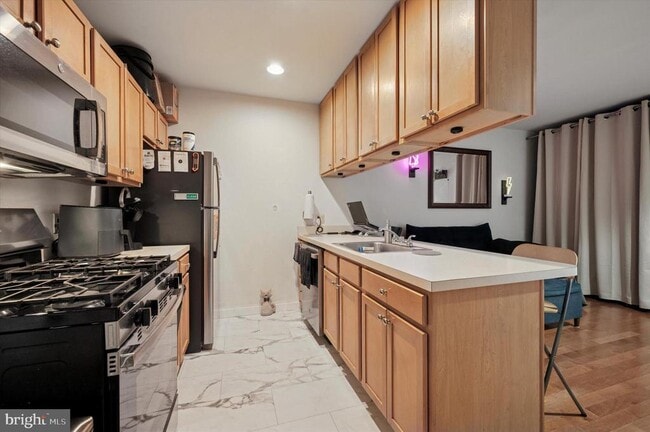 Building Photo - 1100 Vine St