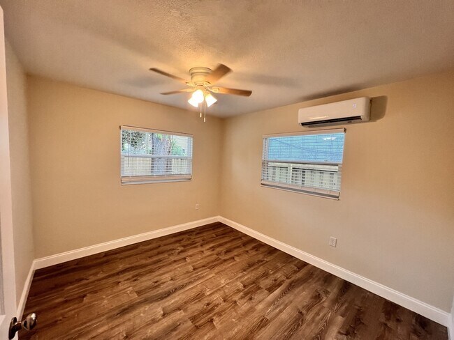 Building Photo - 2412 Formosa Ave