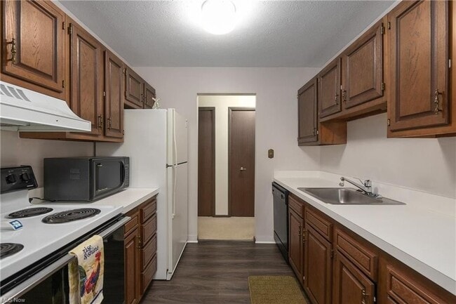 Kitchen - 27467 Westown Blvd