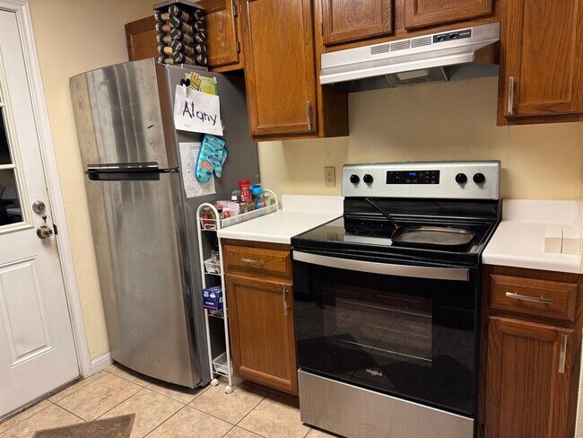 Building Photo - 405 Northern Trail