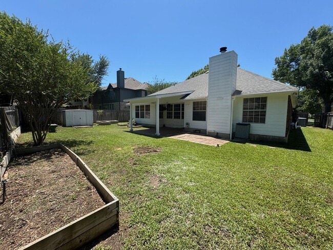 Building Photo - 16101 W Dorman Dr