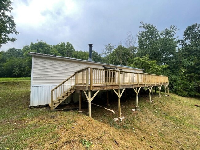 Building Photo - 89 River Edge Terrace