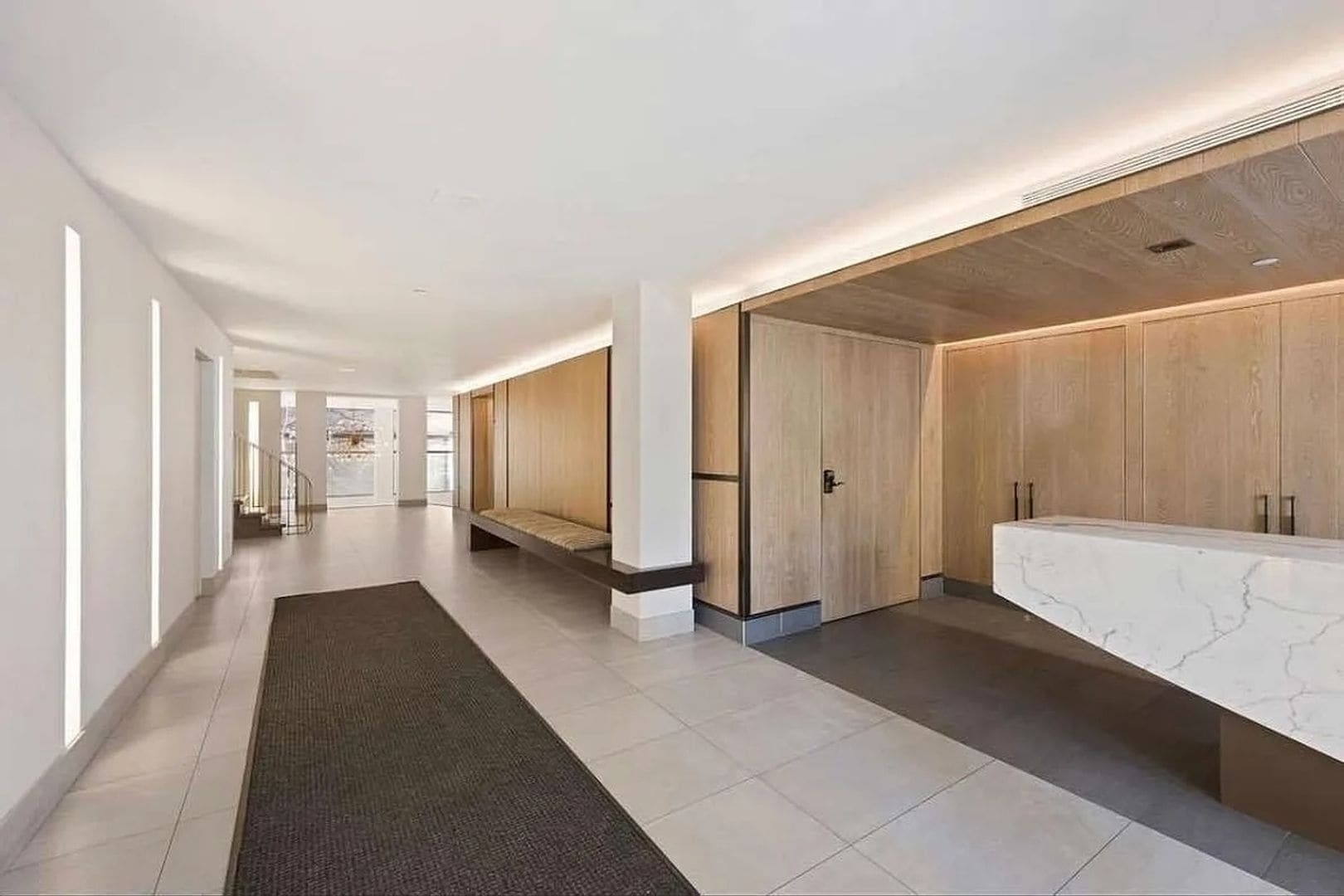 Building Photo - 420 W 25th St