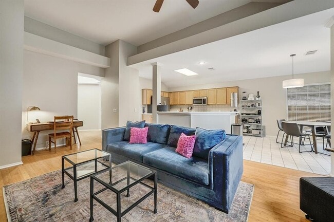 Building Photo - 5405 Apache Creek Cove