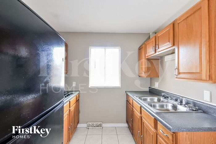 Building Photo - 11150 Mammoth Dr