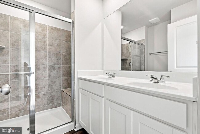 Building Photo - 417 Seeback Dr