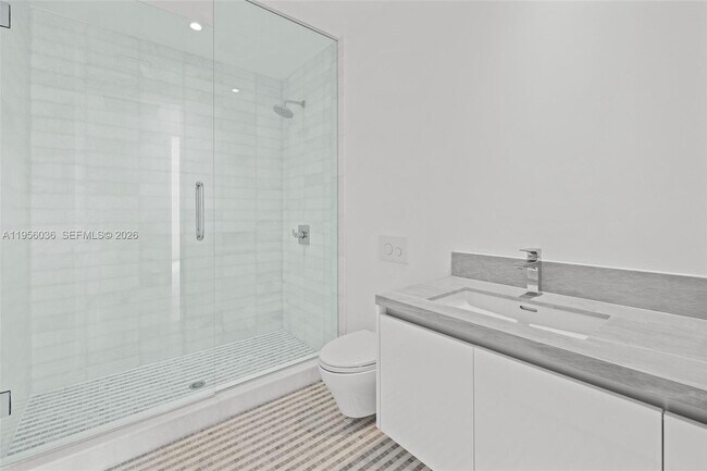 Building Photo - 700 NE 26th Terrace