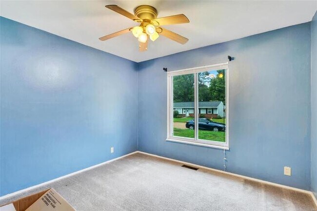 Building Photo - Fantastic 3bd/2ba home! Let yourself in!