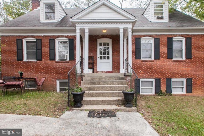 Building Photo - 908 Prospect St