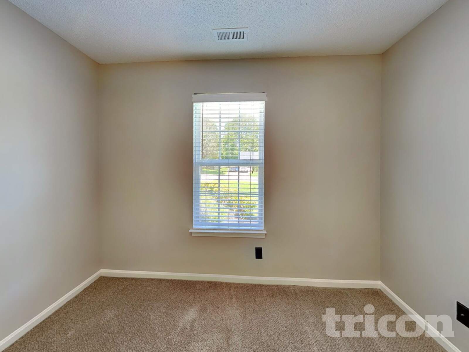 Building Photo - 661 Rebecca Jane Dr