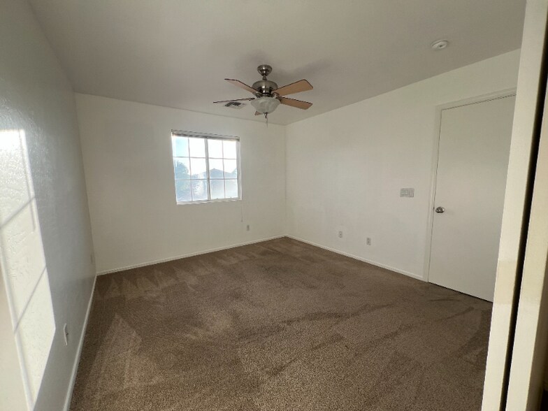 Building Photo - 106 N 223rd Ave