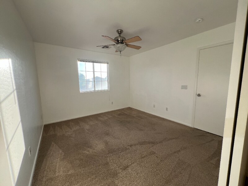 Building Photo - 106 N 223rd Ave