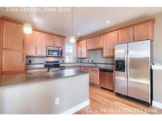 Building Photo - 3344 Central Park Blvd