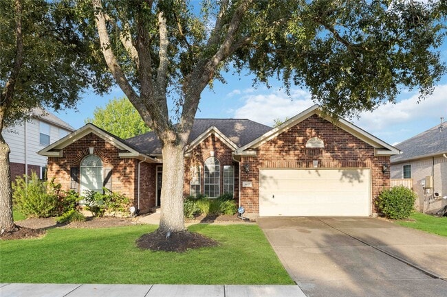 Primary Photo - 8615 Saratoga Dr